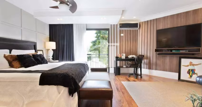 Casa à Venda no Residencial 11 Alphaville. São 540m², 4 suítes com Conforto, Exclusividade e Emoção em Cada Detalhe !