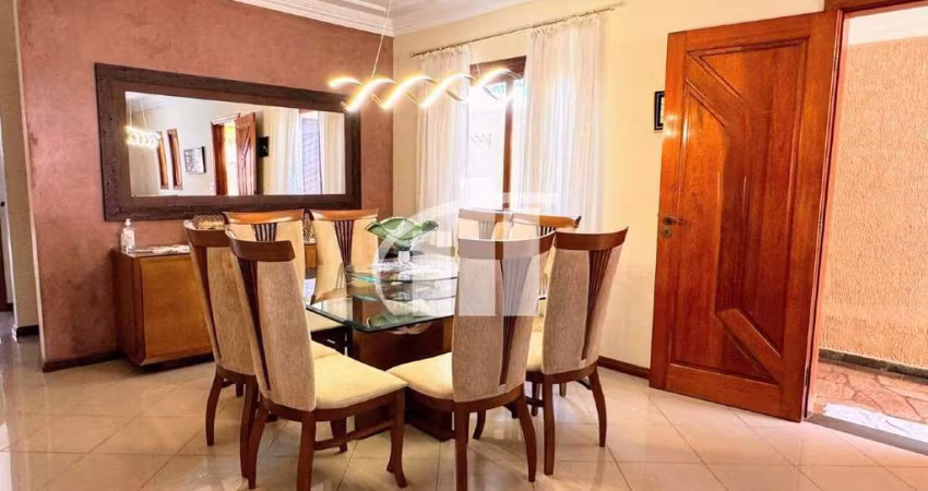 Casa, estilo sobrado com 3 Suítes, 4 Vagas e Churrasqueira