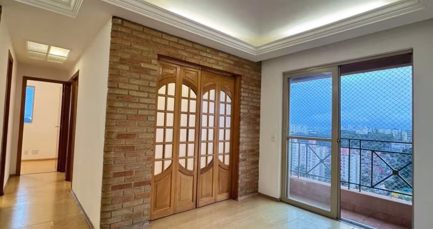 Apartamento para locação no Butantã, ao lado do portão 3 da USP, com 3 quartos, sacada, 1 vaga de garagem.