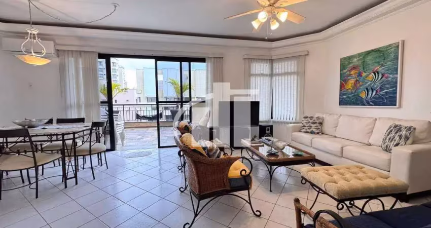 Apartamento cobertura à venda a 500metros da praia, na enseada - guaruja, com 3 suítes com piscina, reformado!