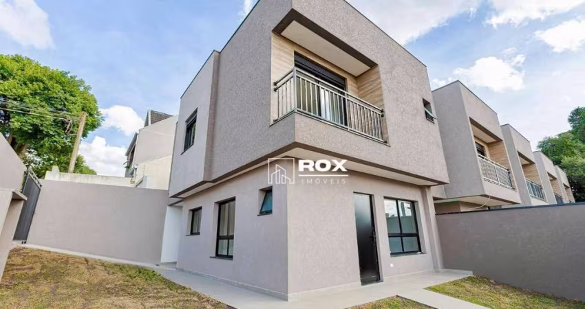 Sobrado de esquina com 3 quartos à venda, 123 m² por R$ 850.000 - Novo Mundo, Curitiba/PR