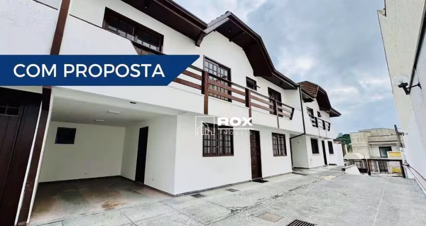 Sobrado em condomínio fechado  com 4 quartos à venda, 146 m² por r$ 750.000 - mercês - curitiba/pr