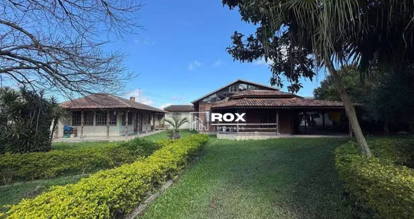 Casa com 5 quartos à venda, 257 m² por R$ 900.000 - Capela Velha, Araucária/PR