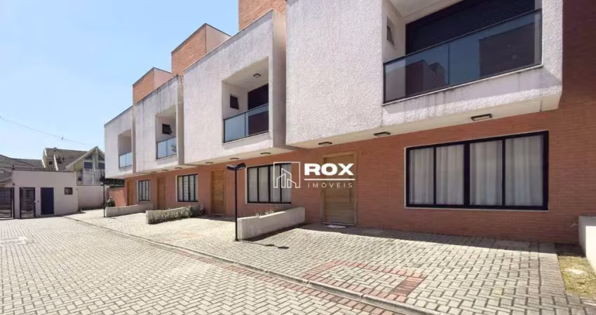 Sobrado em condomínio fechado com 3 quartos, 1 suíte à venda - curitiba/pr