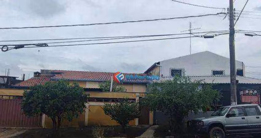Casa com 3 dormitórios à venda, 230 m² por R$ 636.000,00 - Jardim Adelaide - Hortolândia/SP