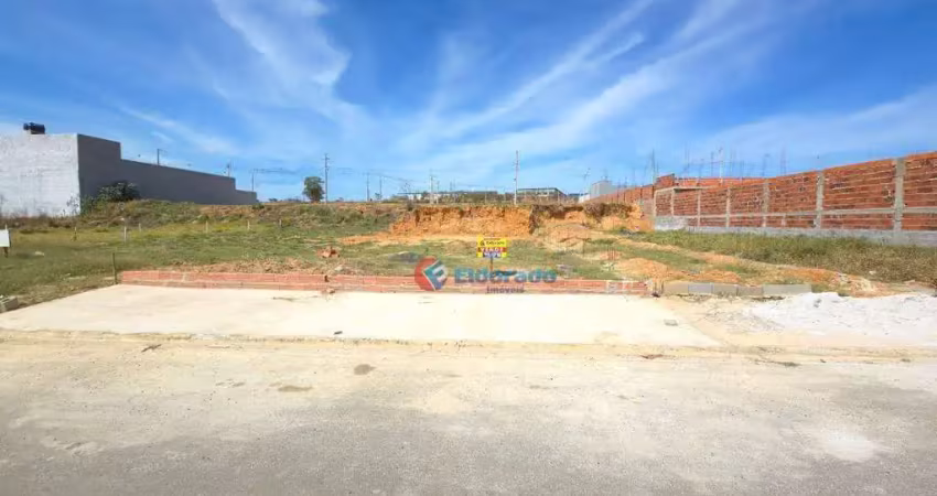 Terreno à venda na Rua Vinte e Cinco, Jardim Picerno I, Sumaré