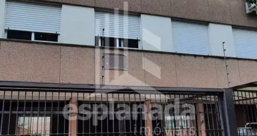 Excelente apartamento duplex com churrasqueira, sacada, gás central e garagem coberta.