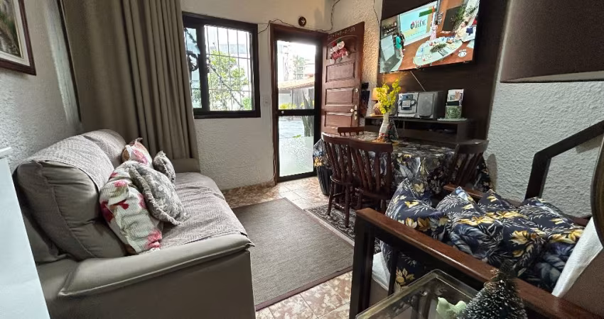 Casa em condomínio, 3 minutos a pé da Praia do Forte, 1 quarto.
