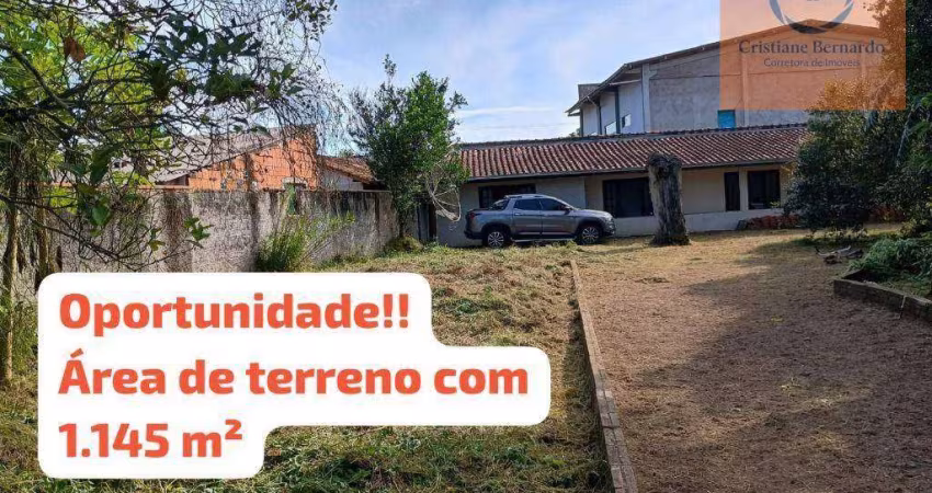 OPORTUNIDADE! Casa com 3  dormitórios e uma área total de 1.150 m² de terreno livre.