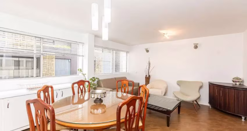 Apartamento Exclusivo e  Reformado no Alto da XV