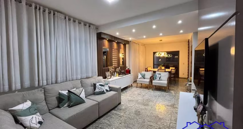 Sobrado com Piscina privativa: Casa em Condomínio à Venda em Aparecida de Goiânia-GO, 3 Quartos, 1 Suíte, 3 Salas, 3 Banheiros, 2 Vagas, 200m².