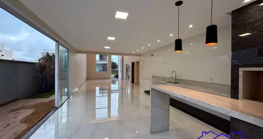 Casa de luxo em condomínio à venda em Goiânia-GO, Residencial Goiânia Golfe Clube: 4 quartos, 4 suítes, 3 salas, 5 banheiros, 4 vagas, 212,77 m².