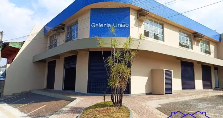 Galpão Comercial de Alto Padrão para Locação em Aparecida de Goiânia - Setor Garavelo: 10 salas, 10 banheiros, 10 vagas, 420m².