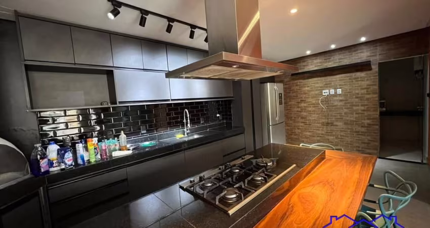Casa em condomínio à venda em Aparecida de Goiânia-GO, Sítios Santa Luzia - 3 quartos, 3 suítes, 2 salas, 4 banheiros, 2 vagas de garagem, 190m².
