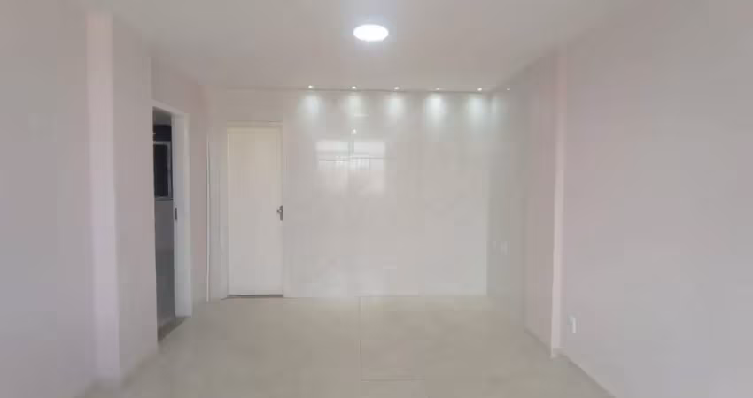 Sala comercial com 3 salas para alugar na Avenida Darci Vargas, 800, Gramacho, Duque de Caxias