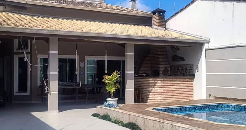 Casa Térrea para Venda em Itanhaém, Jardim Regina, 3 dormitórios, 2 suítes, 4 banheiros, 2 vagas
