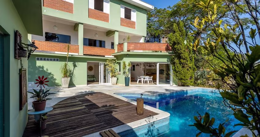 Casa tipo para venda com 4 quartos, sendo 1 suíte, 428m²