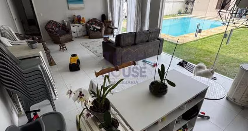 Casa de 380m² útil, piscina, 5 suítes na região de Interlagos, ZS-SP