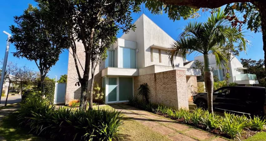 CASA COM 270 M² DE ÁREA CONSTRUÍDA COM 4 SUÍTES NO CONDOMÍNIO VEDUTA ROSSA, EM FRENTE AO PARQUE DA CIDADE, EM JUNDIAÍ - SP