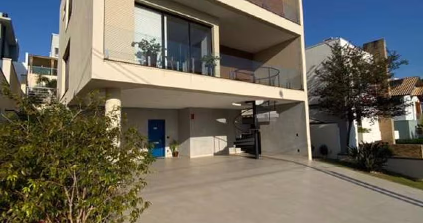 CASA COM 364M² DE ÁREA TOTAL COM 4 SUÍTES NO COND. QUINTAS DO LAGO NO JARDIM DAS SAMAMBAIAS EM JUNDIAÍ - SP *ACEITA PERMUTA POR APTO NO ALTA VISTA*