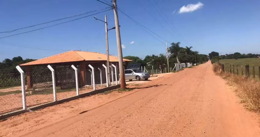 Terreno plano 1500m2, pq. bela vista no bairro três rios - dois córregos -sp. condomínio c/ área verde e com rio.