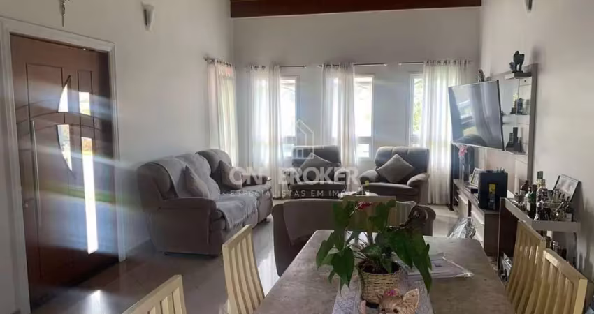Casa térrea cond. Villaggio Fiorentino. AT: 340m2, AC: 230m2. 3 quartos, 1 suíte, 2 banheiros, sala, área gourmet com churrasqueira, 3 vagas.