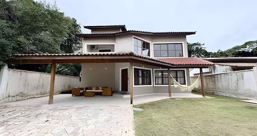Casa em Condomínio para Venda em São Sebastião, Boraceia, 4 dormitórios, 1 suíte, 5 banheiros, 2 vagas