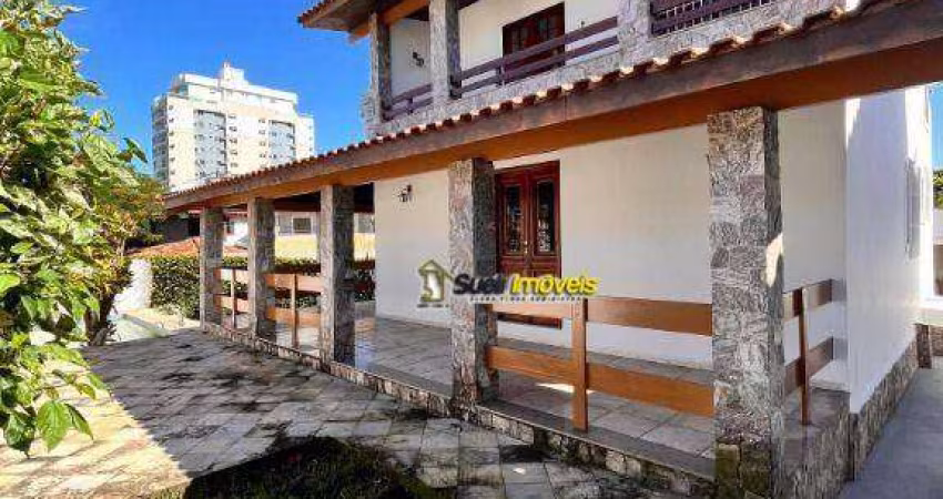 Casa com 3 dormitórios, 260 m² - venda por R$ 1.400.000,00 ou aluguel por R$ 6.734,57/mês - Glória - Macaé/RJ