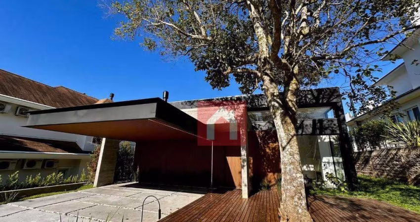 Linda Casa térrea com piscina e 3 suítes à venda, 219 m² no Condomínio Country Ville - Santa Cruz do Sul/RS