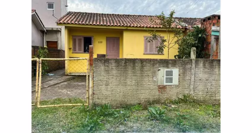 Casa à venda na Rua Sergio Alcantara, 539, São Jorge, Portão