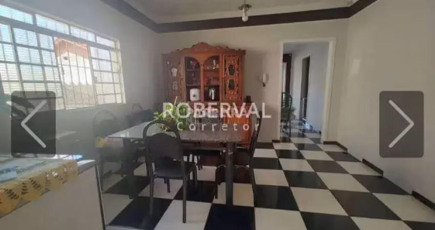 Casa com 3 quartos à venda na Rua Alfeu Cariola, Jardim Solange, Bauru