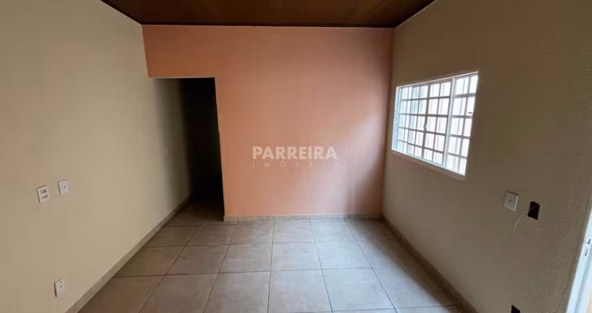 Casa na Vila Cárdia próximo do Boulevard shopping com; 2 dormitórios,