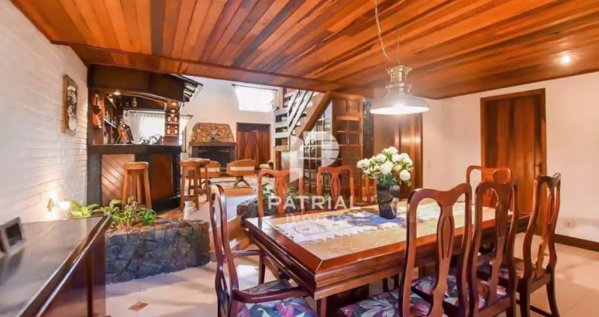 Casa com 5 quartos à venda na Rua Vereador Washington Mansur, 975, Ahú, Curitiba