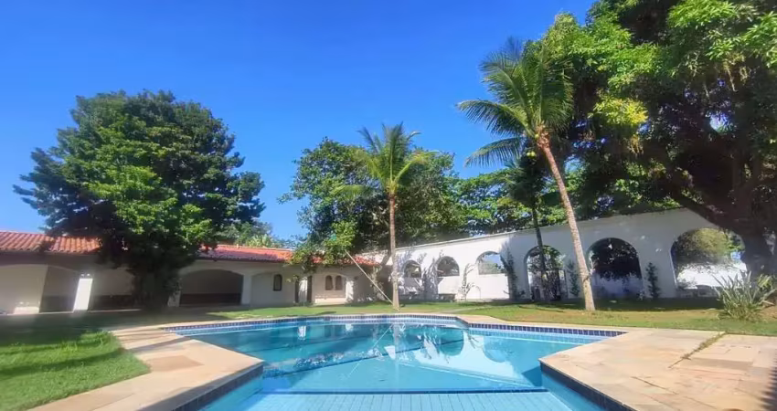 Barra da tijuca | condomínio fechado | 3.000m² de terreno e mansão de 2.500m² | compre o terreno, e leve de brinde: a mansão.