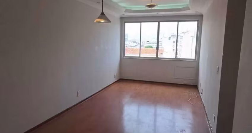 Apartamento excelente, 76m², 2 quartos, dependências completas, Vaga, LAZER COMPLETO e localização privilegiada, próximo ao Metrô Afonso Pena, Tijuca
