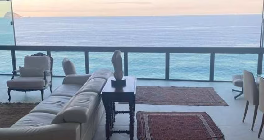 Luxuosa Cobertura Duplex em São Conrado, com 448m², 4 suítes, Piscina incrível e de frente para o Mar.