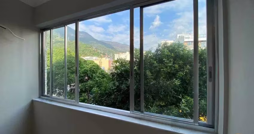 Apartamento reformado 3 quartos a 200m do metrô – tijuca