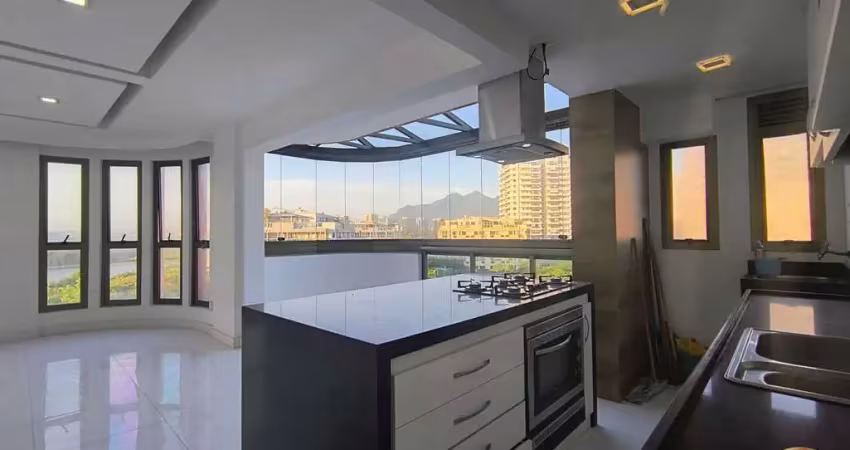 Cobertura duplex espetacular, 225m², 3 suítes, 2 vagas, pé na areia – ocean drive, barra da tijuca