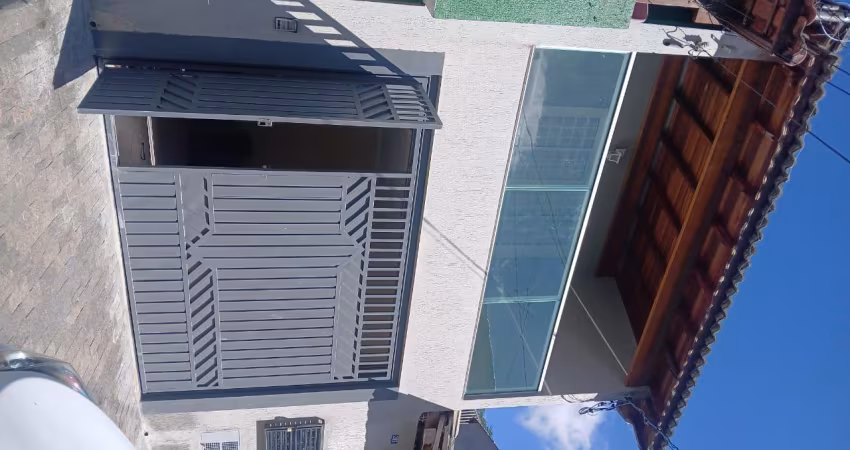 Locação: Linda Casa estilo apartamento no Parque Continental I