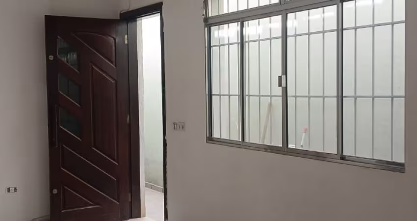 Locação: Casa Grande e espaçosa no Jardim Palmira