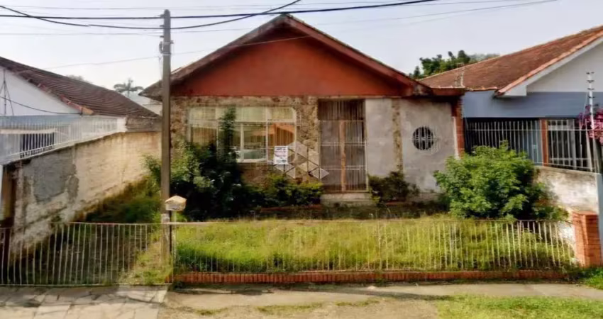 CASA DE 3 QUARTOS, 1 SUÍTE, PRÓXIMO AO CASSOL