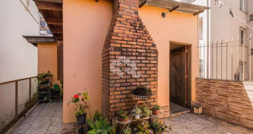 Casa com 225 m² e 2 quartos à venda no bairro Santana.