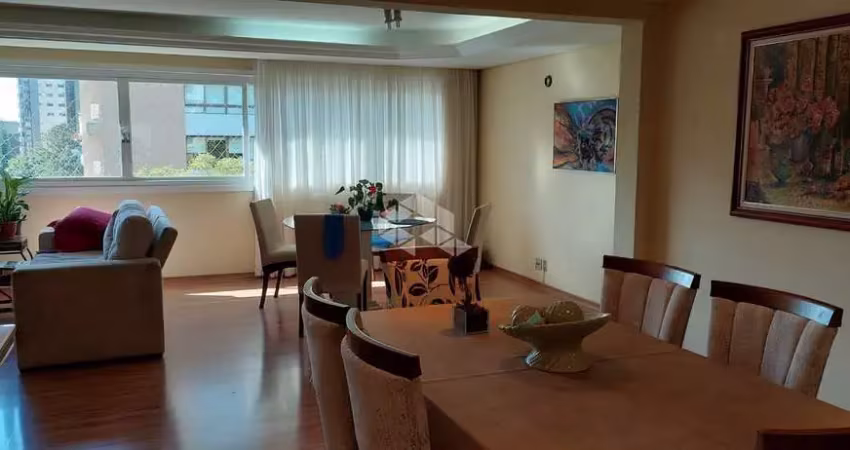 Diferenciado apartamento de 3 quartos , 151m² no bairro bom fim