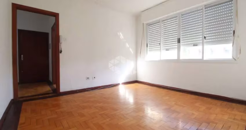 Lindo apartamento de 2 quartos com sacada no menino deus