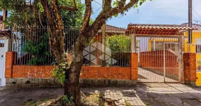 Casa com 3 quartos à venda na Rua Irmão Weibert, 408, Vila João Pessoa, Porto Alegre