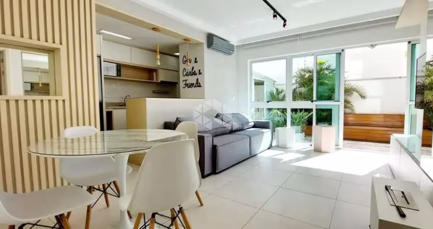Apartamento garden de 1 quarto, terraço privativo e garagem