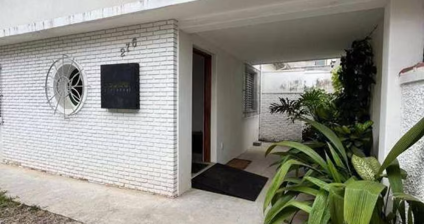 Casa Comercial , 4 salas - Cozinha - Vila Adyana