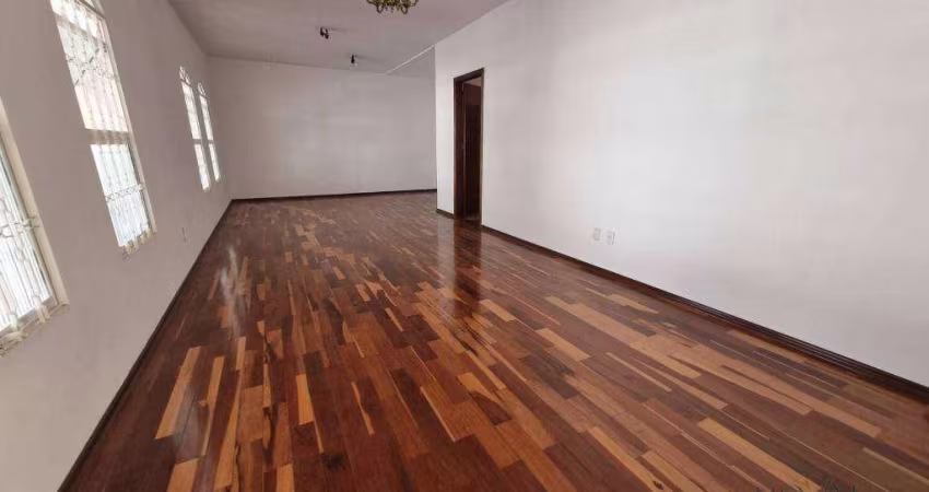 Casa com 3 dormitórios à venda, 275 m² por R$ 870.000,00 - Bosque dos Eucaliptos - São José dos Campos/SP