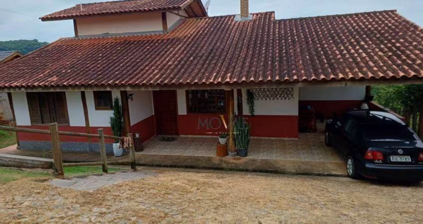 Casa com 3 dormitórios à venda, 210 m² por R$ 690.000,00 - Fazenda Rio Claro - Paraibuna/SP