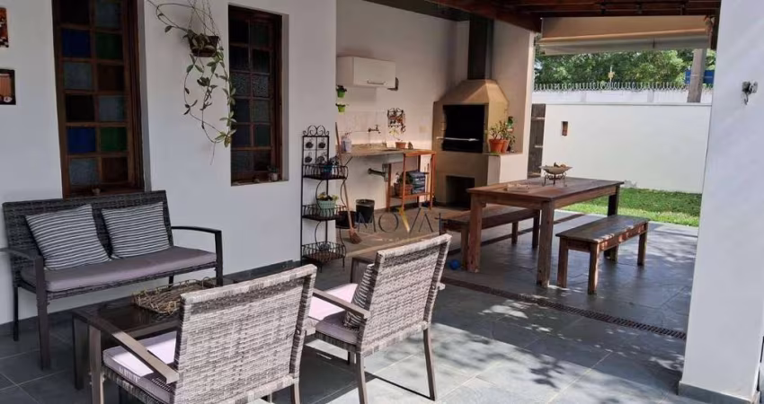 Casa com 3 dormitórios à venda, 230 m² por R$ 2.250.000,00 - Jardim Colinas - São José dos Campos/SP